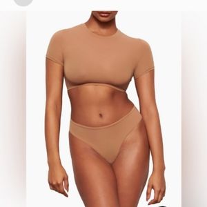 crop top size medium htf